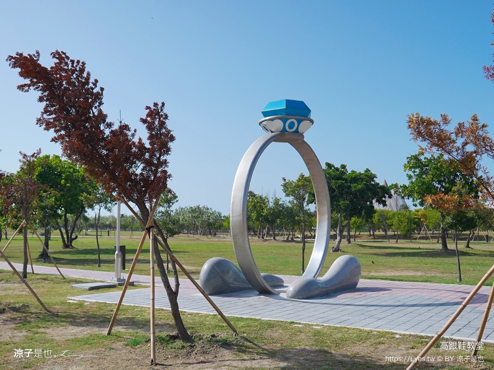 高跟鞋教堂 承意咖啡 菜單 美食推薦 嘉義布袋景點 布袋海景公園 嘉義水上教堂 情侶約會 灰姑娘的玻璃鞋