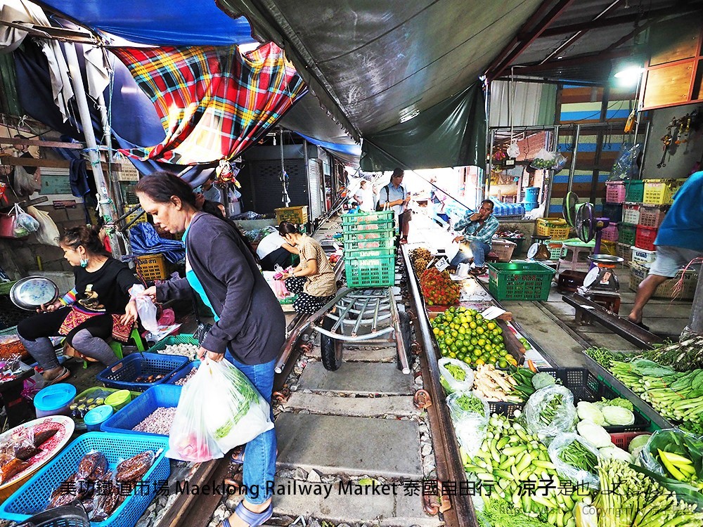 美功鐵道市場 Maeklong Railway Market 泰國自由行
