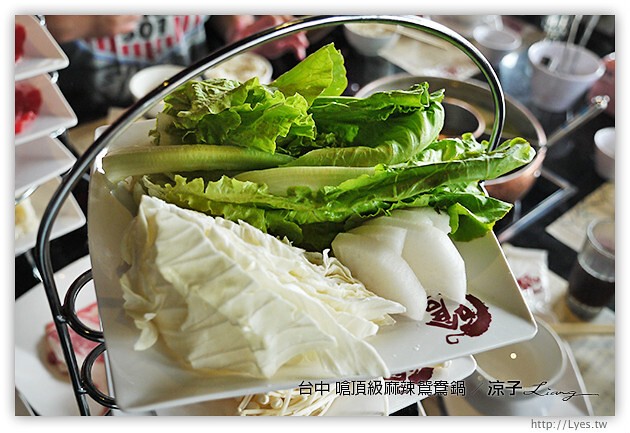 台中-嗆頂級麻辣鴛鴦鍋-麻辣火鍋吃到飽 小蒙牛新品牌