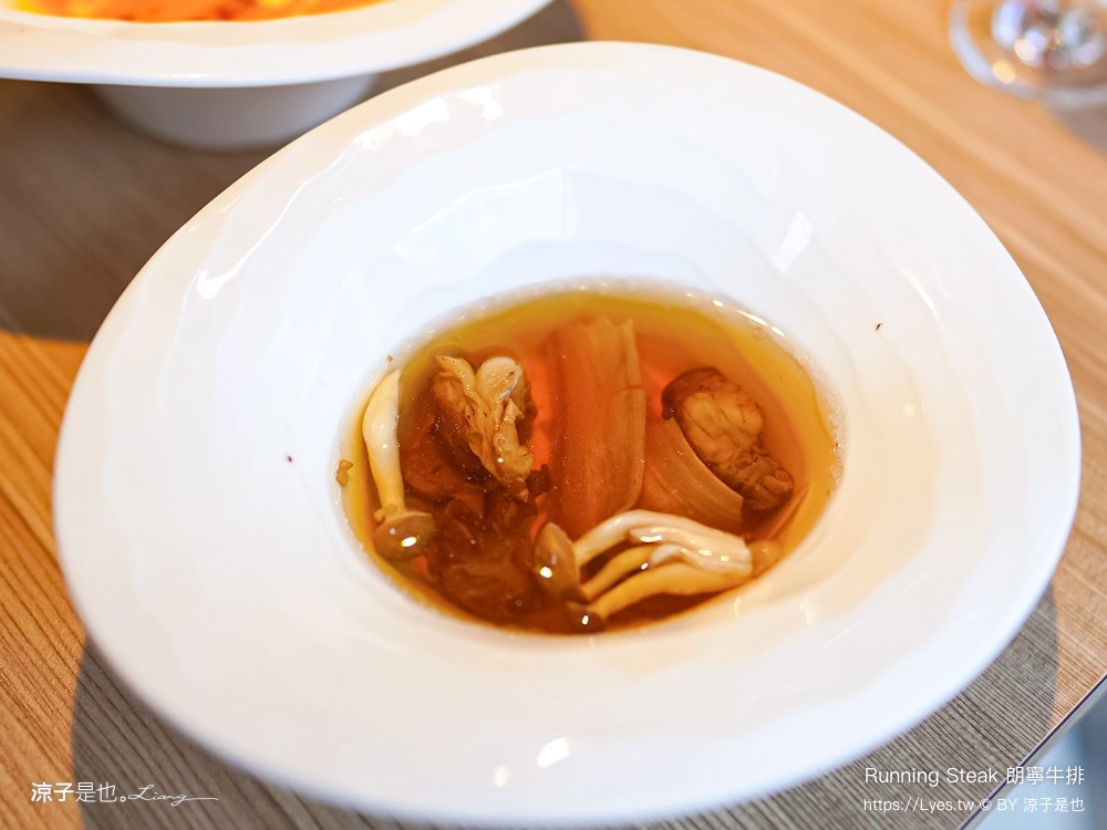 朗寧牛排 菜單 南投埔里 美食 生日優惠 慶生餐廳 18度c 軌道車送餐 訂位 running steak