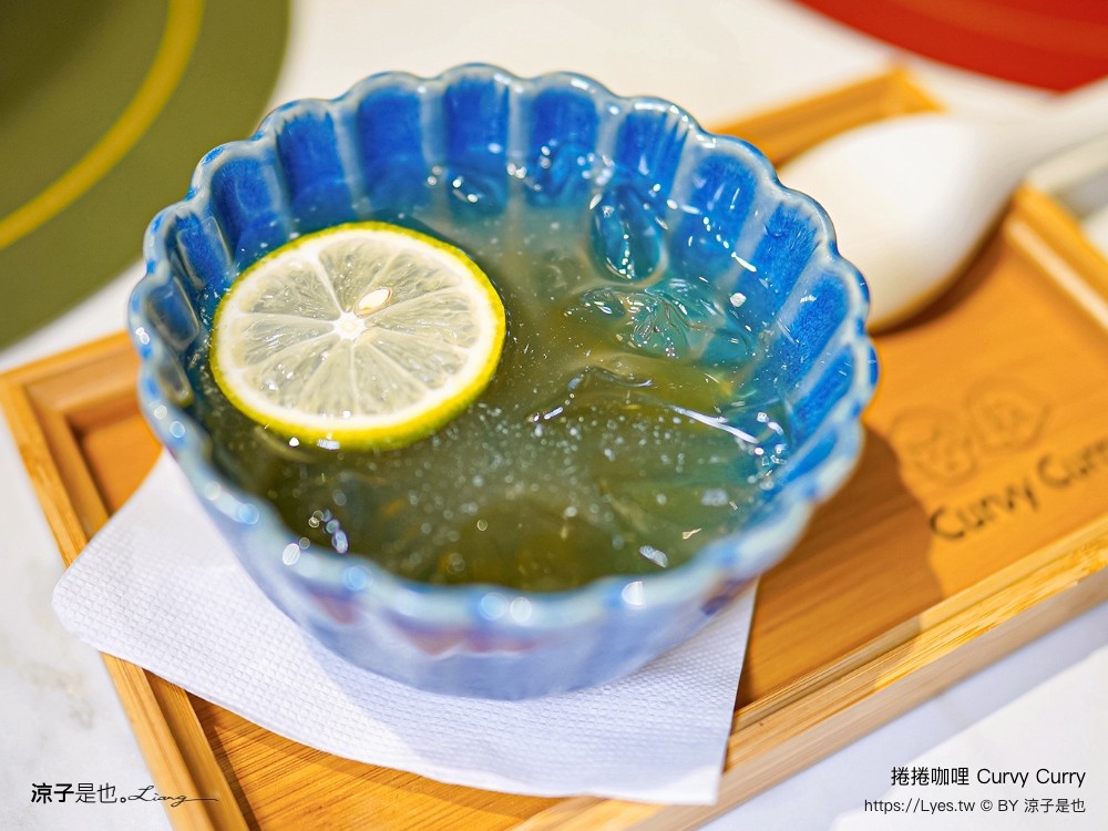 捲捲咖哩 菜單 台中咖哩 湯咖哩 台中南屯美食 日式咖哩 推薦 文青小店 人氣 ig curvy curry