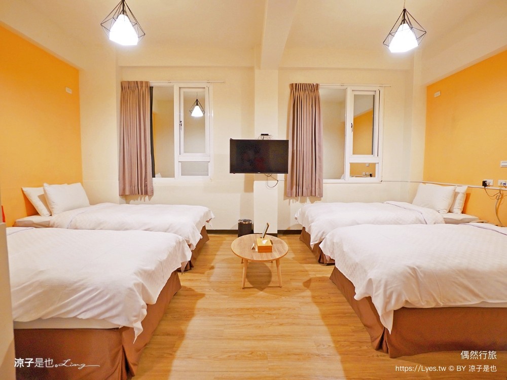 偶然行旅 嘉義飯店 文化路夜市旁 嘉義平價住宿 四人房 車場 文化鹿行旅 房價評價