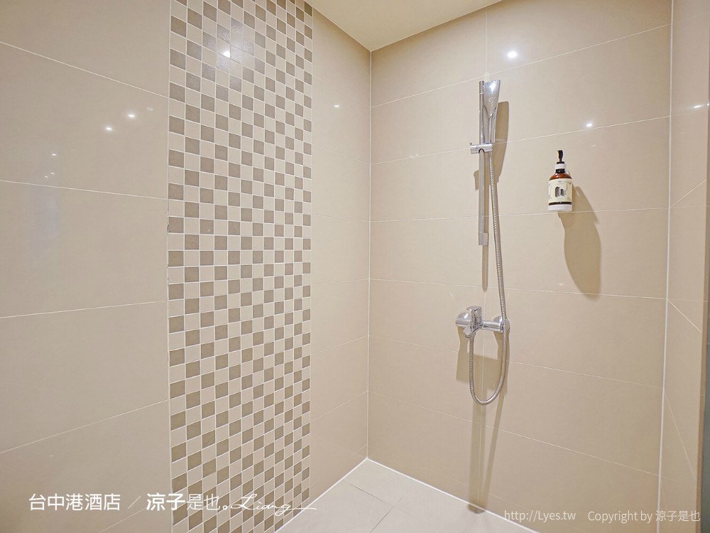 台中港酒店 台中親子飯店 梧棲住宿 海洋親子房、兒童遊戲室 汽車跑道 早餐自助吧吃到飽