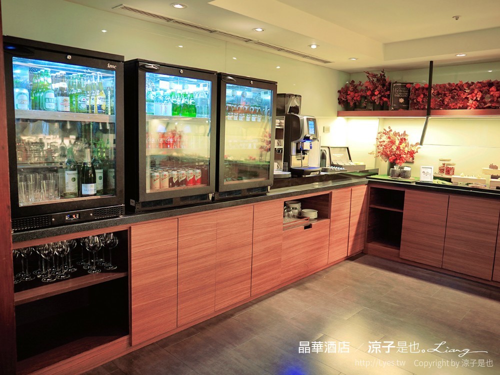 台北飯店-晶華酒店 買住宿送餐飲優惠 兒童遊戲室x浪漫星光泳池電影院 大班廊雅逸居開箱 享受城市親子輕旅行