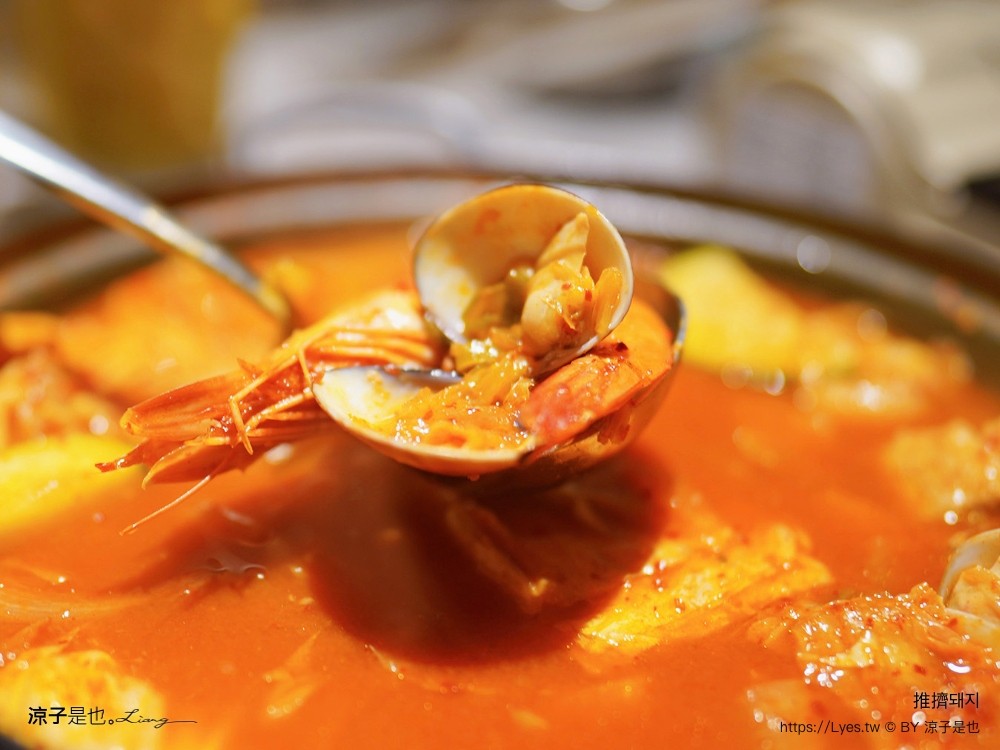 推擠 美食小吃 韓國烤肉 韓式小菜吃到飽 霜淇淋 無限供應