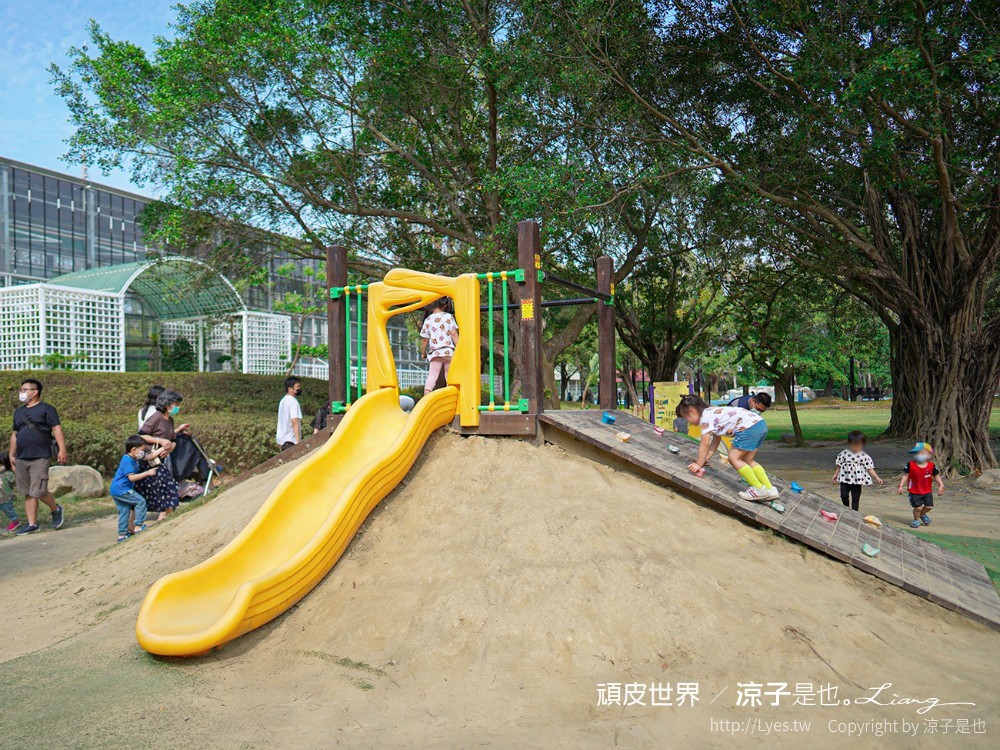 頑皮世界野生動物園攻略 門票優惠 台南親子景點 南台灣動物園 水豚君 長頸鹿 遊樂設施 戲水池