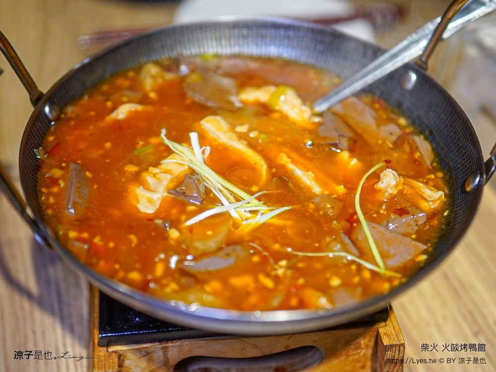 柴火火燄烤鴨館 菜單 台中烤鴨推薦 北屯松竹美食 櫻桃片皮鴨 中式合菜餐廳 火焰片鴨秀 芋頭米粉鴨鍋 父親節 母親節 聚餐