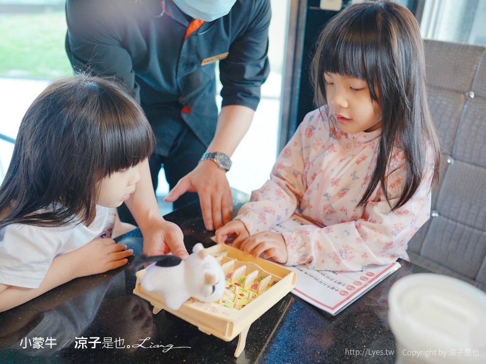 小蒙牛頂級麻辣養生鍋 台中 台灣大道餐廳 麻辣火鍋吃到飽 哈根達司 和牛 美食 菜單 優惠 兒童節活動