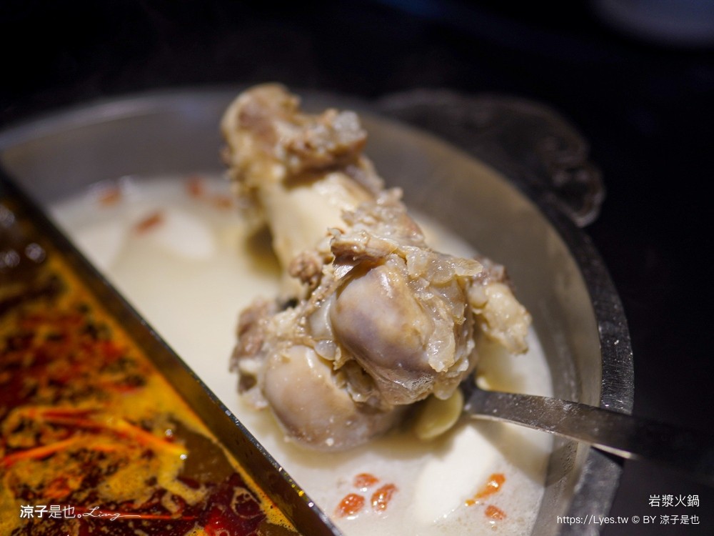 岩漿火鍋 菜單 台中火鍋 麻辣鍋 公益路美食 麻辣鴨血豆腐吃到飽 台中聚餐餐廳 好停車餐廳 推薦必吃