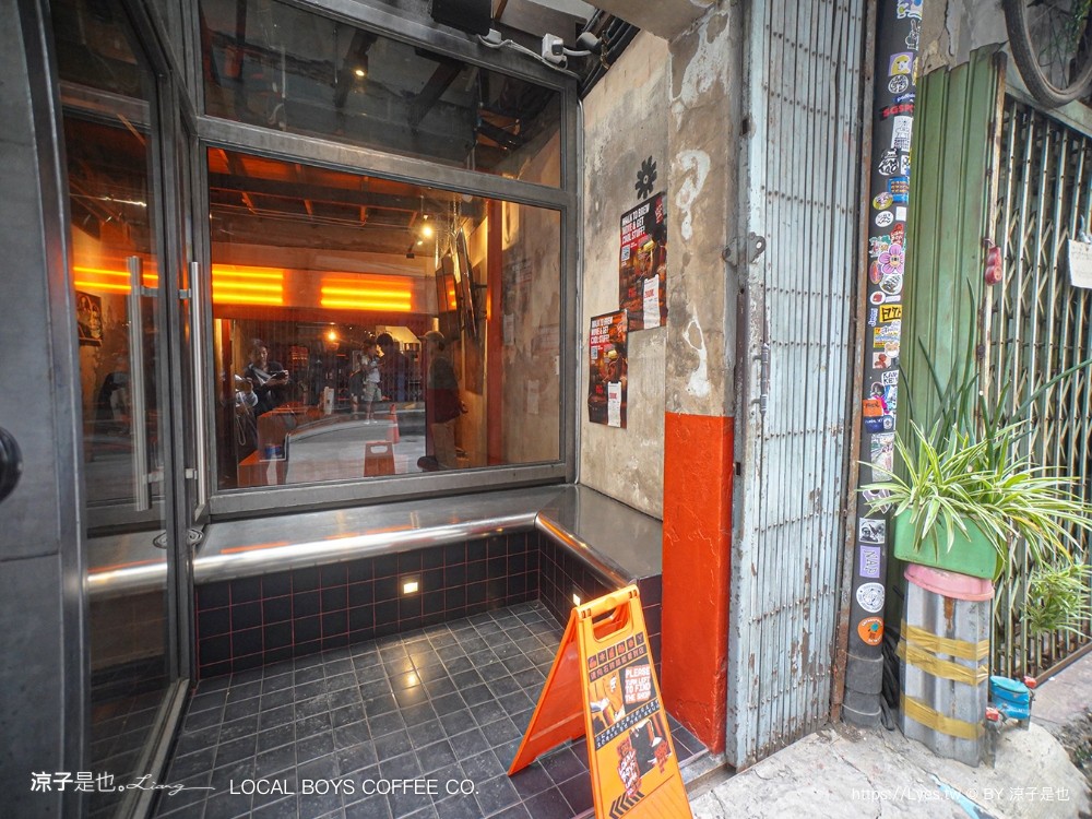 local boys coffee 曼谷咖啡 song wat 曼谷景點 泰國咖啡館推薦 易開罐咖啡 打卡景點 中國城景點 嵩越路