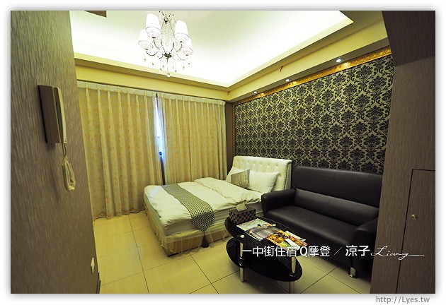 台中-一中住宿 Q摩登-有Wii、PS4可以玩翻的一中平價時尚日租套房