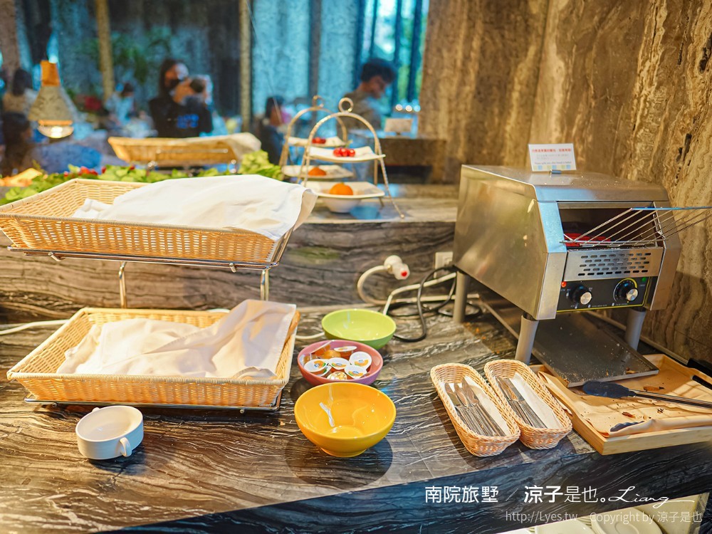 南院旅墅 嘉義住宿飯店推薦 CP值 早餐 地址 交通 雙人房 泳池