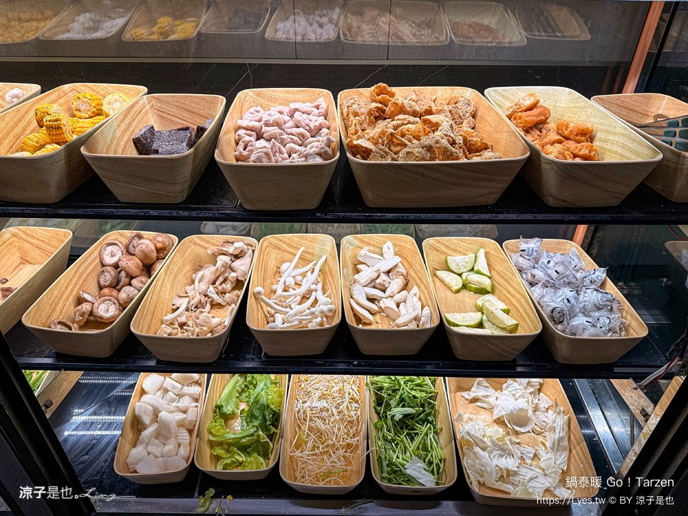 鍋泰暖 泰式南洋火鍋 台中美食 台中火鍋 大里美食 泰式火鍋 吃到飽餐廳 冬蔭功 肉骨茶 自助吧 蔬食飲品