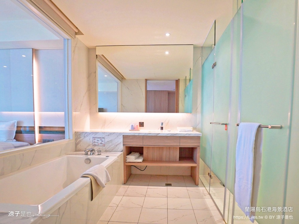 蘭陽烏石港海景酒店 宜蘭頭城住宿 宜蘭親子飯店 龜山島海景房型 童趣親子房 泳池電影院 一泊二食