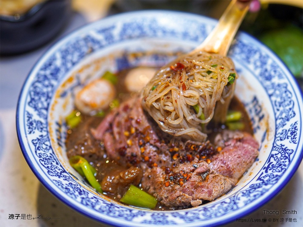 通思密船麵 thong smith 菜單 曼谷船麵 terminal 21 asok 泰國美食 和牛船麵 曼谷必吃