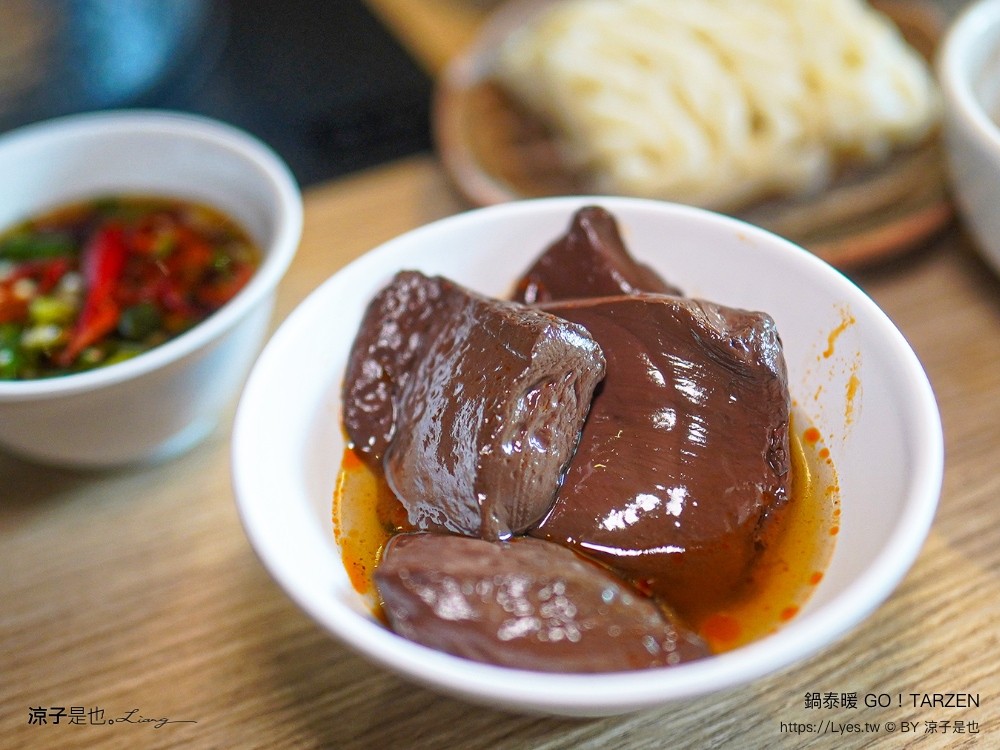 鍋泰暖 台中大里店 菜單 生日壽星優惠 泰式料理 火鍋吃到飽 自助吧 大里美食 親子友善餐廳 冬陰功火鍋 台中聚餐