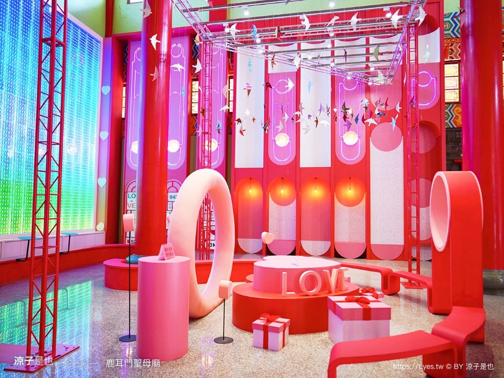 鹿耳門聖母廟 月老 台南景點 特色介紹 換裝攝影棚 鹿耳門聖母廟煙火 住宿 免門票 親子景點