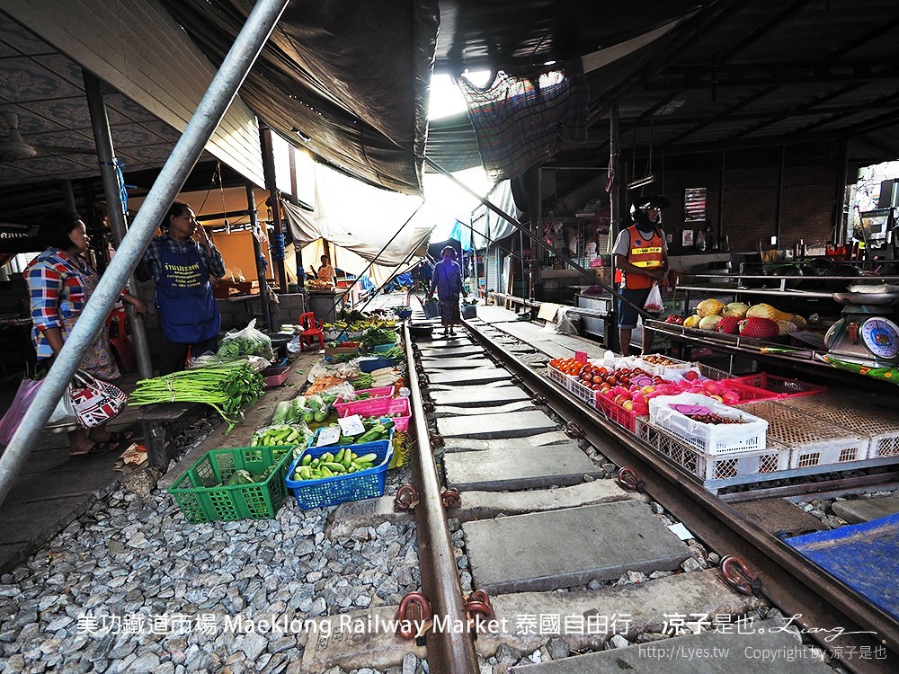 美功鐵道市場 Maeklong Railway Market 泰國自由行