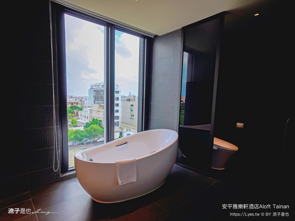 台南安平雅樂軒酒店 台南住宿 台南親子飯店推薦 房型 早餐 兒童遊戲室 健身房 高空酒吧 頂樓夜景 萬豪酒店