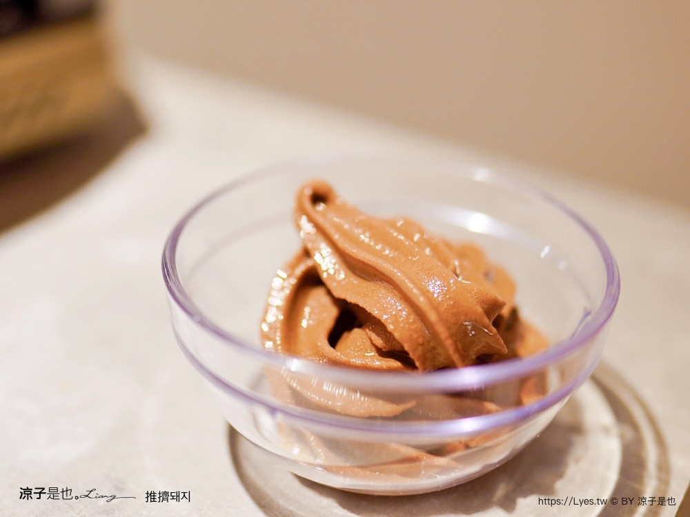 推擠 美食小吃 韓國烤肉 韓式小菜吃到飽 霜淇淋 無限供應