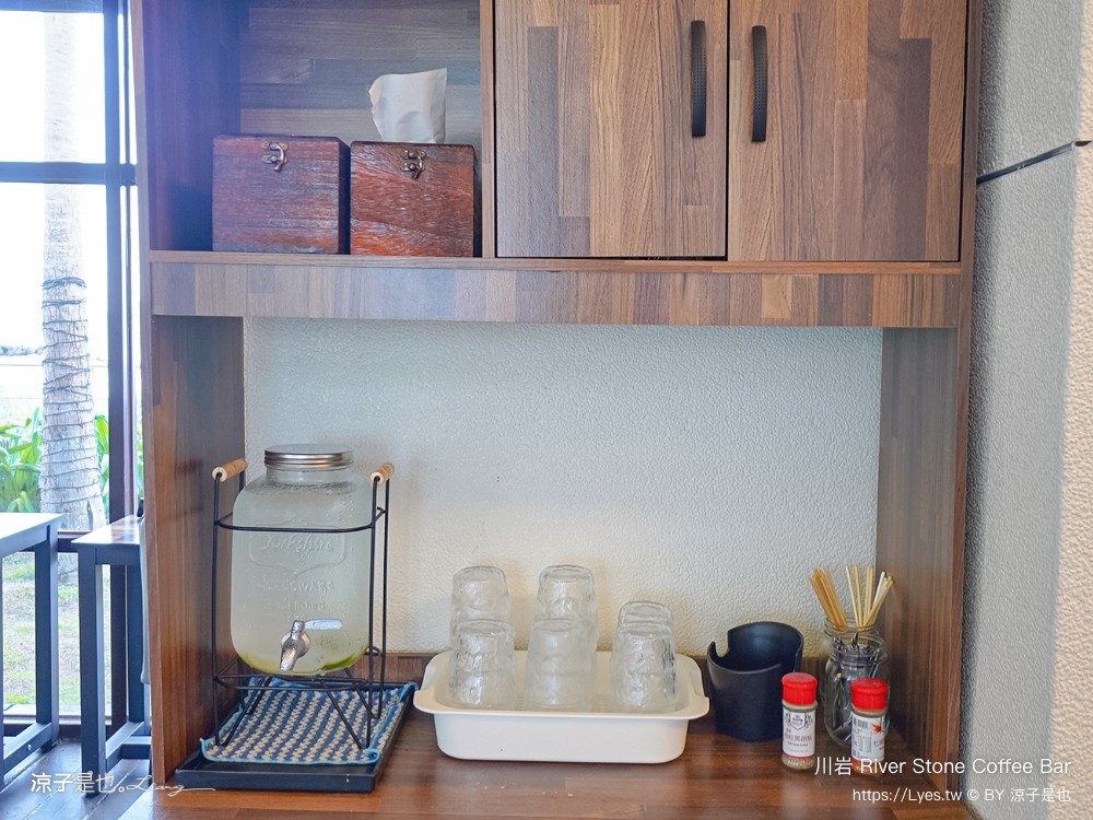 川岩 龜山島 玻璃屋 網美打卡 下午茶 river stone coffee bar
