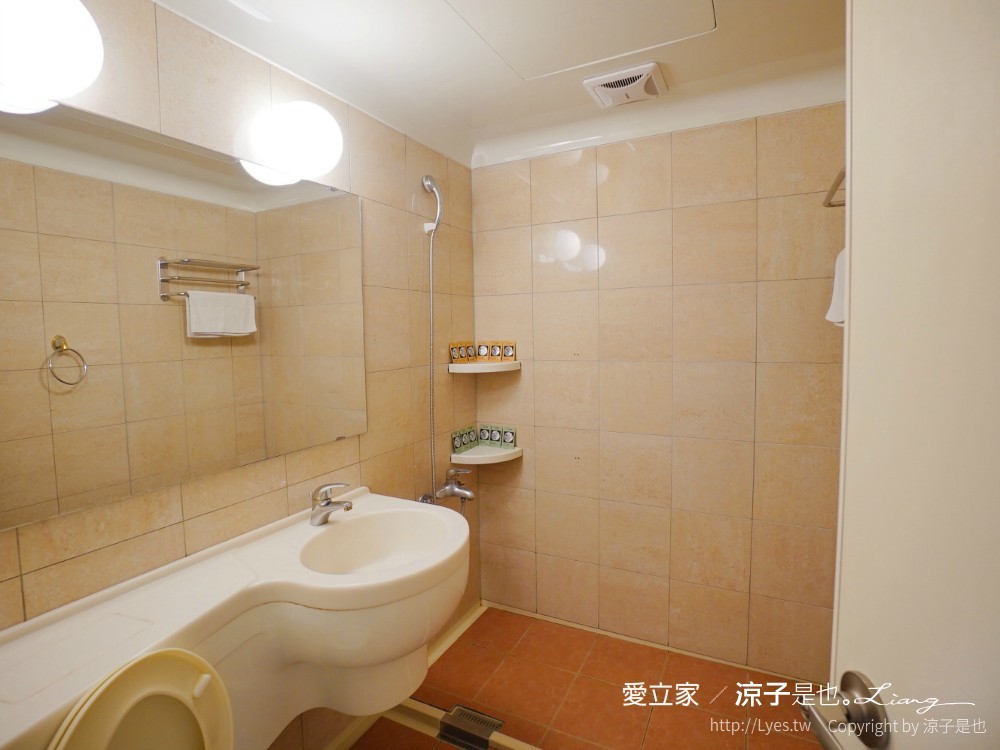 愛立家旅遊民宿 清境住宿 清境包棟民宿 水管屋 玻璃屋 小木屋 兒童遊戲室 早餐 晚餐