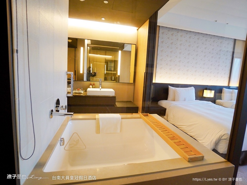 台南 大員皇冠假日酒店 台南安平住宿 親子飯店 泳池 安平 早餐 自助餐 海景房