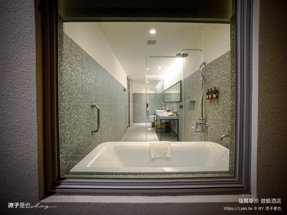 福爾摩沙遊艇酒店 台南安平住宿 台南飯店 遊艇酒店 無邊際泳池 笑笑羊 早餐 台南親子飯店