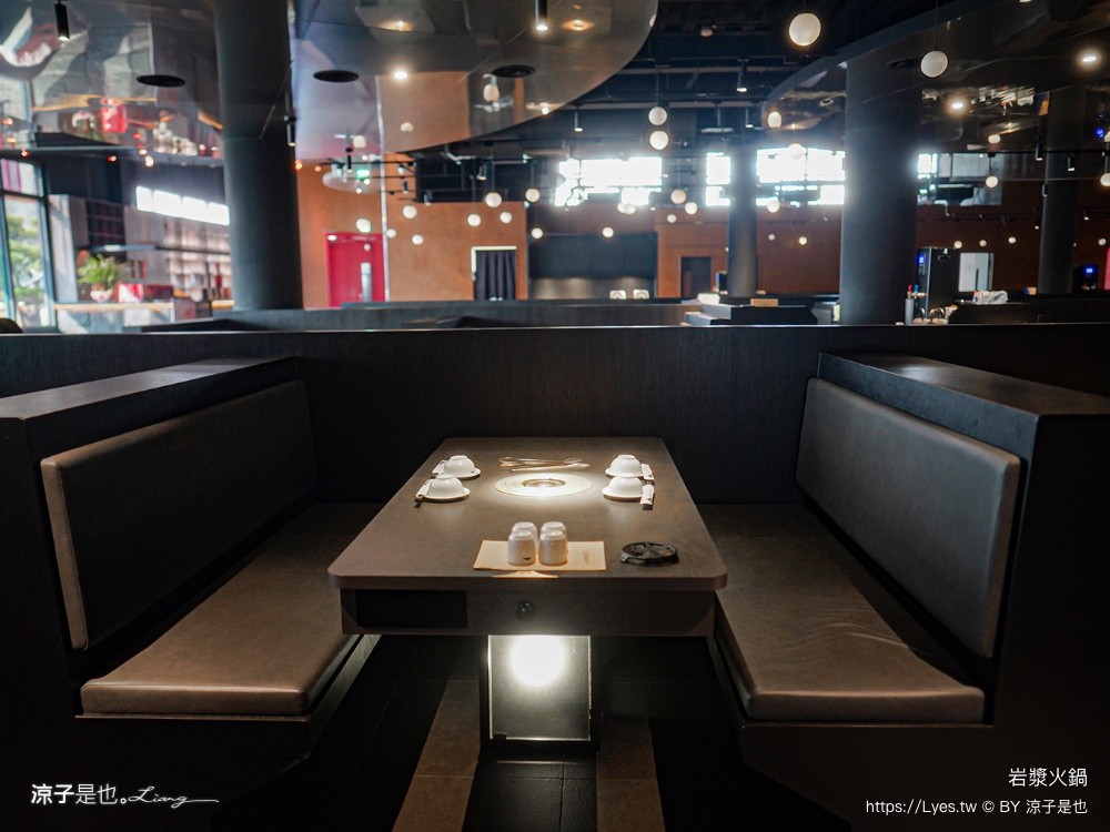 岩漿火鍋 菜單 台中火鍋 麻辣鍋 公益路美食 麻辣鴨血豆腐吃到飽 台中聚餐餐廳 好停車餐廳 推薦必吃