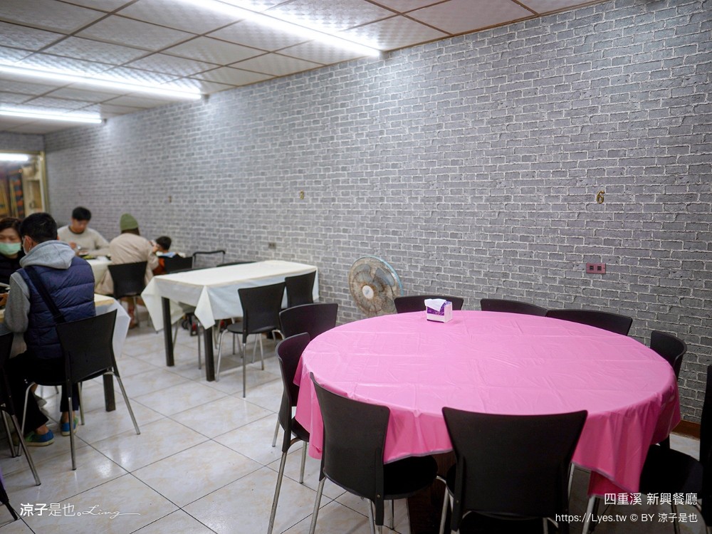 四重溪新興餐廳 菜單 四重溪美食 四重溪溫泉餐廳 屏東美食 屏東餐廳 蟋蟀 蜂蛹