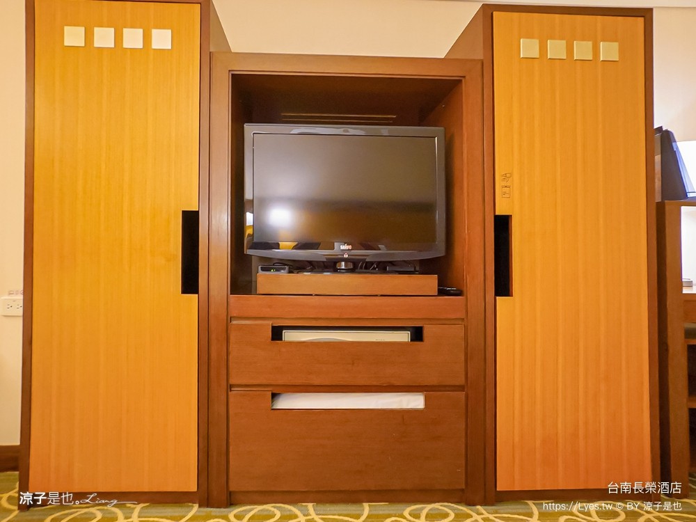 長榮桂冠酒店 台南住宿 台糖長榮台南 游泳池飯店 早餐 評價 親子 遊戲室