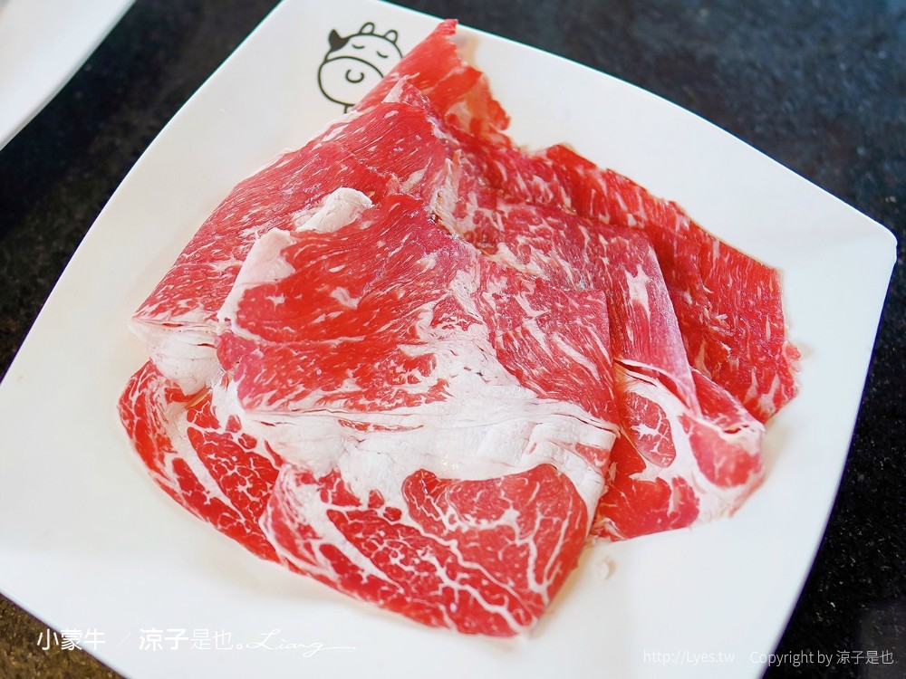 小蒙牛頂級麻辣養生鍋 台中 台灣大道餐廳 麻辣火鍋吃到飽 哈根達司 和牛 美食 菜單 優惠 兒童節活動