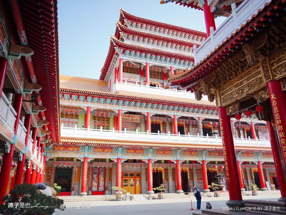 鹿耳門聖母廟 月老 台南景點 特色介紹 換裝攝影棚 鹿耳門聖母廟煙火 住宿 免門票 親子景點