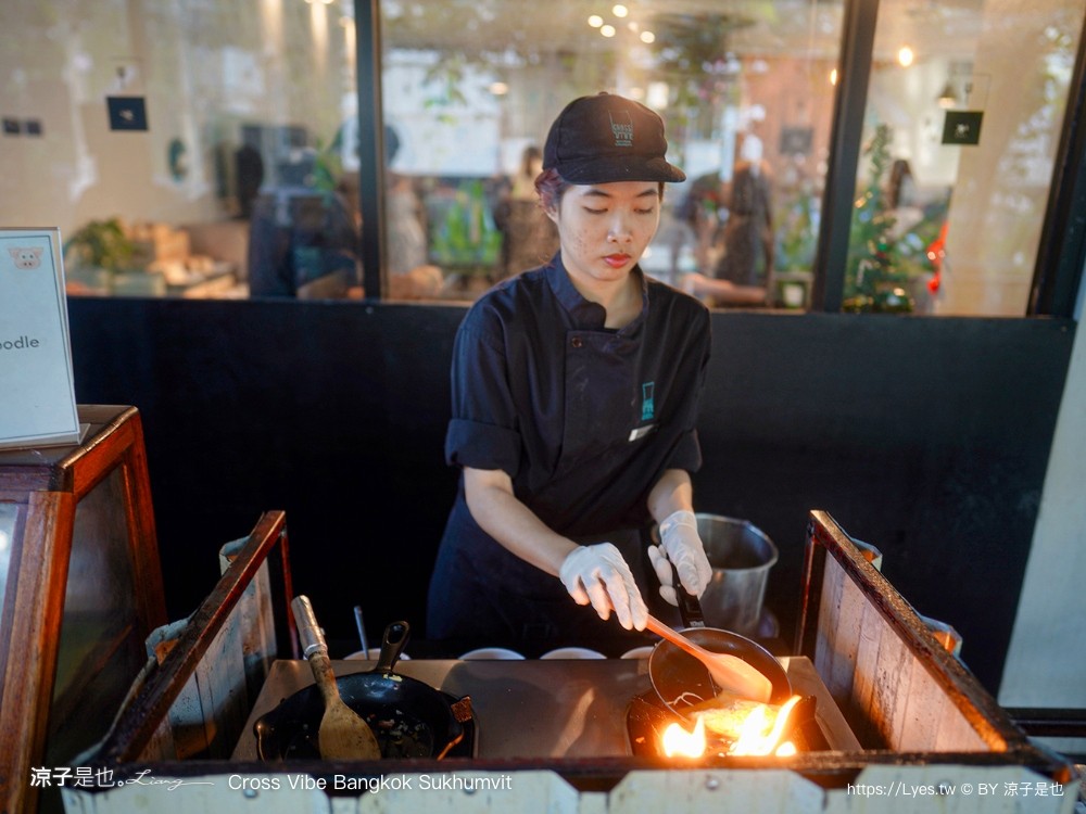 曼谷住宿 Cross Vibe Bangkok Sukhumvit 泰國飯店 四星級 親子飯店推薦 bts on nut 公寓式旅店 房價 交通 素坤逸