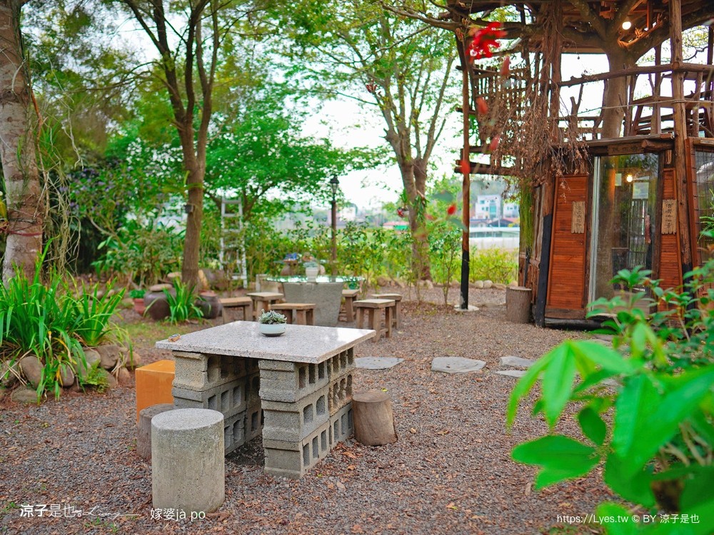 嫁婆咖啡 菜單 埔里秘境咖啡 南投森林系餐廳 樹屋 埔里庭園咖啡 蔬食 披薩 甜點