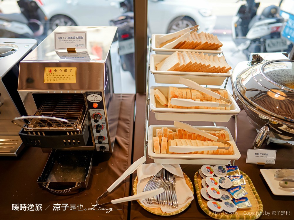 暖時逸旅 早餐 台南住宿 文青復古 國華街 赤嵌樓 永樂市場 台南親子飯店 Somer Hotel 三人房房型 房價
