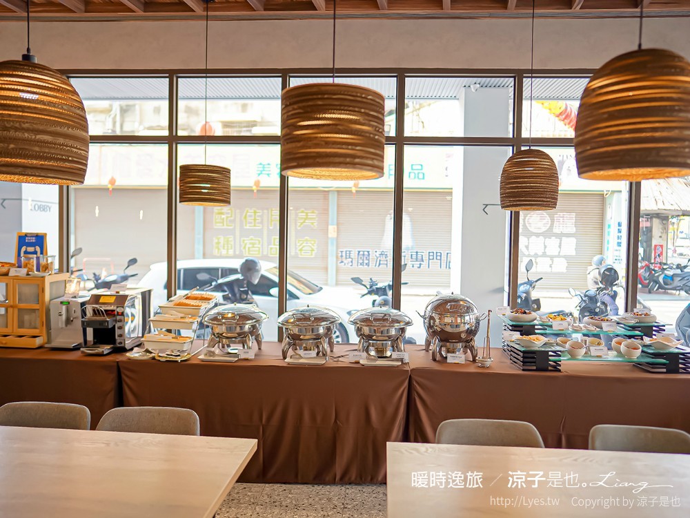 暖時逸旅 早餐 台南住宿 文青復古 國華街 赤嵌樓 永樂市場 台南親子飯店 Somer Hotel 三人房房型 房價