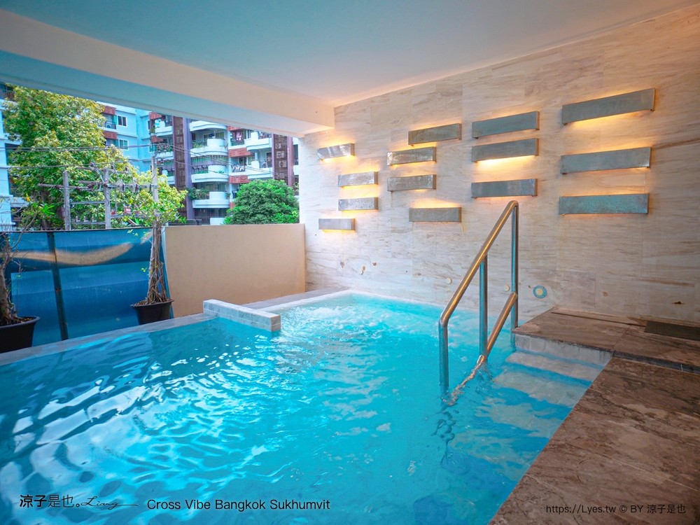 曼谷住宿 Cross Vibe Bangkok Sukhumvit 泰國飯店 四星級 親子飯店推薦 bts on nut 公寓式旅店 房價 交通 素坤逸