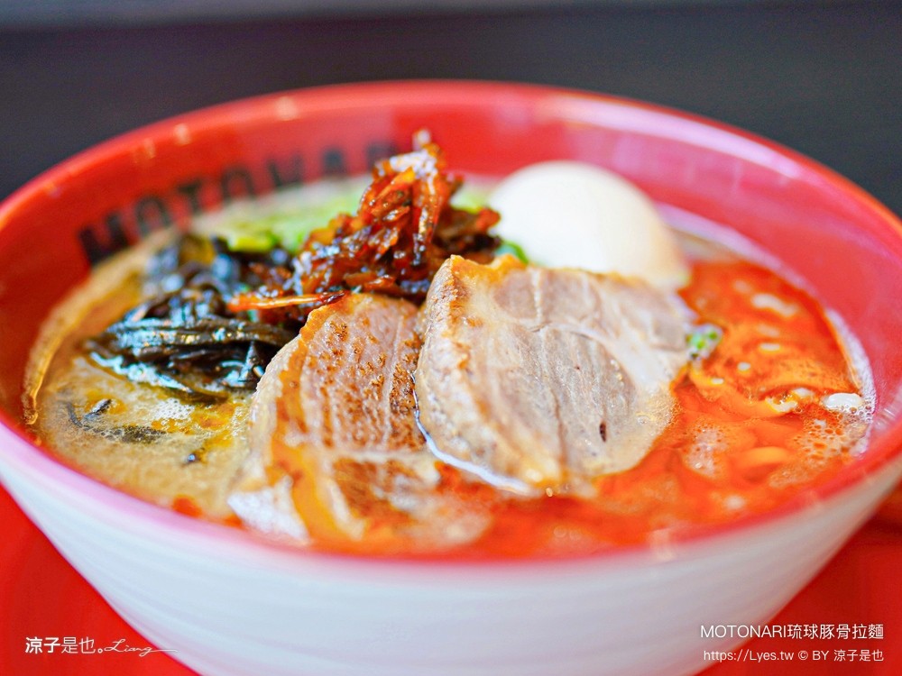 motonari 琉球豚骨拉麵 中友百貨 台中日式拉麵 日本人 沖繩拉麵 叉燒