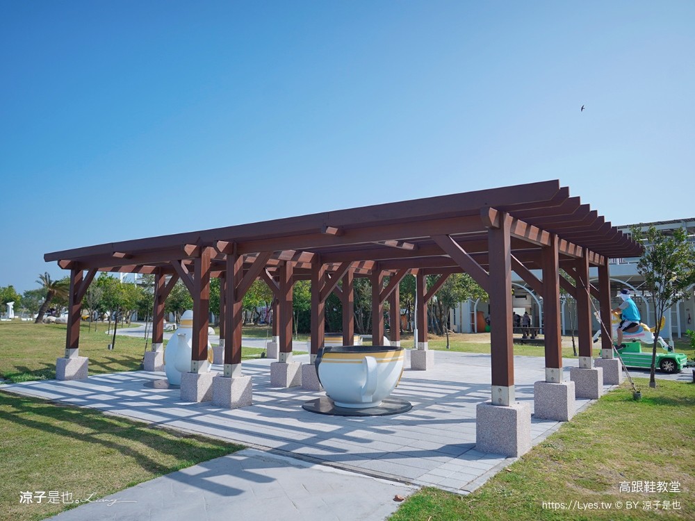 高跟鞋教堂 承意咖啡 菜單 美食推薦 嘉義布袋景點 布袋海景公園 嘉義水上教堂 情侶約會 灰姑娘的玻璃鞋