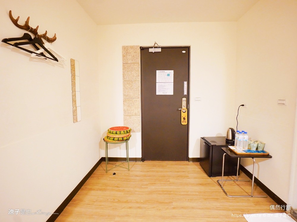 偶然行旅 嘉義飯店 文化路夜市旁 嘉義平價住宿 四人房 車場 文化鹿行旅 房價評價