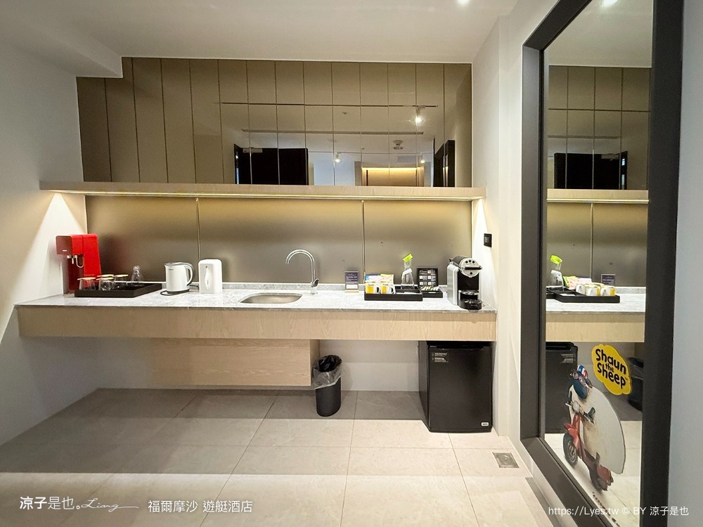 福爾摩沙遊艇酒店 台南安平住宿 台南飯店 遊艇酒店 無邊際泳池 笑笑羊 早餐 台南親子飯店