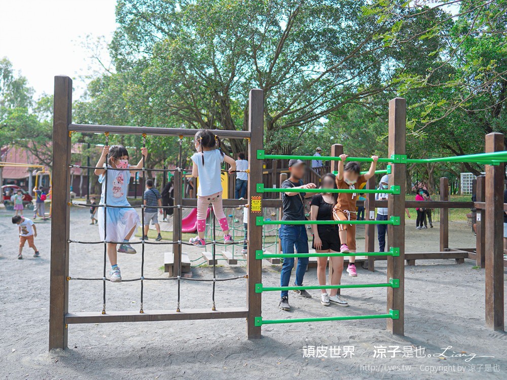 頑皮世界野生動物園攻略 門票優惠 台南親子景點 南台灣動物園 水豚君 長頸鹿 遊樂設施 戲水池