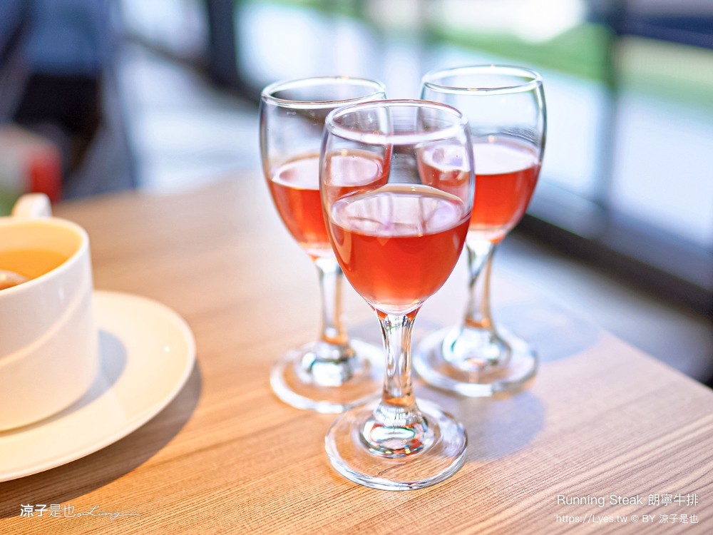 朗寧牛排 菜單 南投埔里 美食 生日優惠 慶生餐廳 18度c 軌道車送餐 訂位 running steak