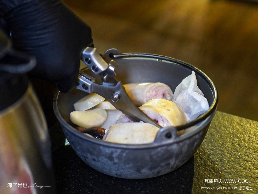 瓦庫燒肉 菜單 台中火車站燒肉 中區美食 老宅餐廳 和牛燒肉 薑餅屋燒肉 慶生 壽星優惠 wow cool