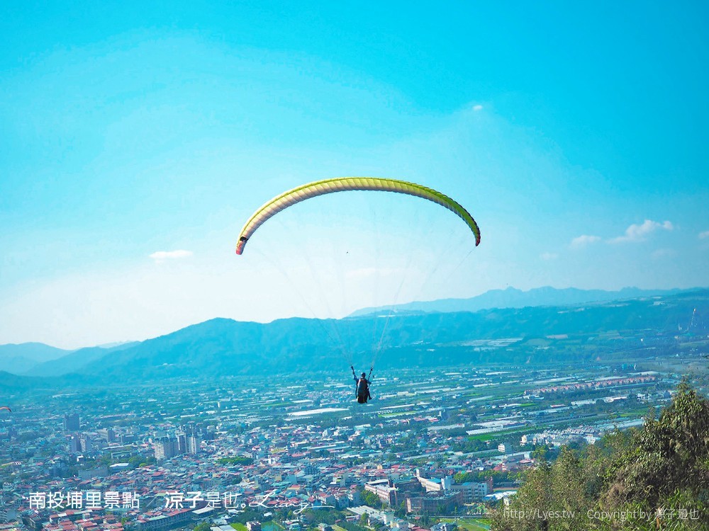 埔里景點 夜景 虎頭山觀景台 南投親子景點 埔里飛行傘基地 台灣地理中心碑