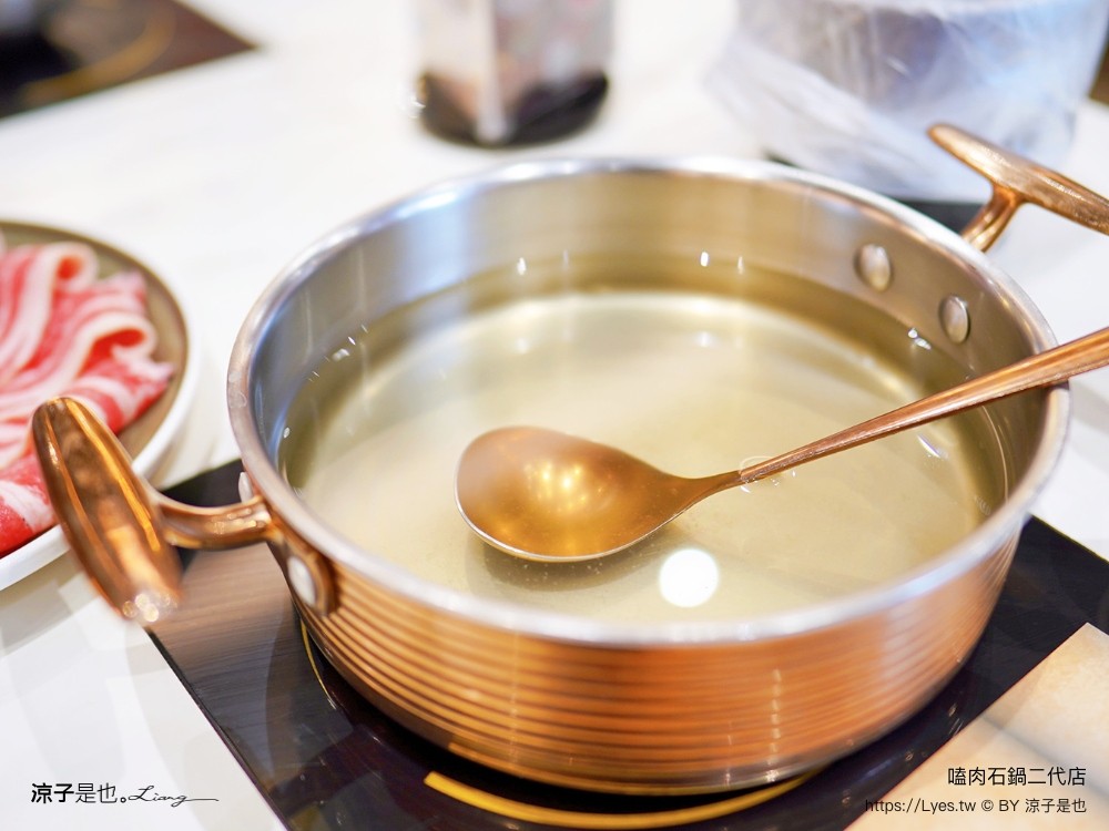 嗑肉石鍋 北屯軍福店 全新二代店 台中火鍋吃到飽推薦 蔬菜 火鍋料 飲料 冰品自助吧 buffet