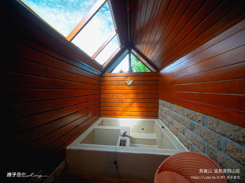 美崙山溫泉渡假山莊 高雄 寶來不老溫泉飯店 房價 親子溜滑梯房型 星空湯屋住宿 露天溫泉 評價 包棟住宿