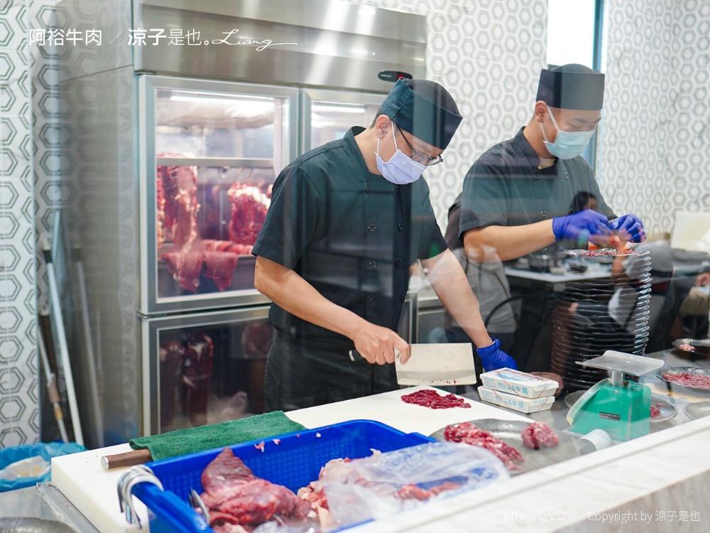 阿裕牛肉涮涮鍋崑崙店 菜單 台南美食 牛肉湯 溫體牛肉火鍋 奇美博物館 十鼓糖廠 美食餐廳