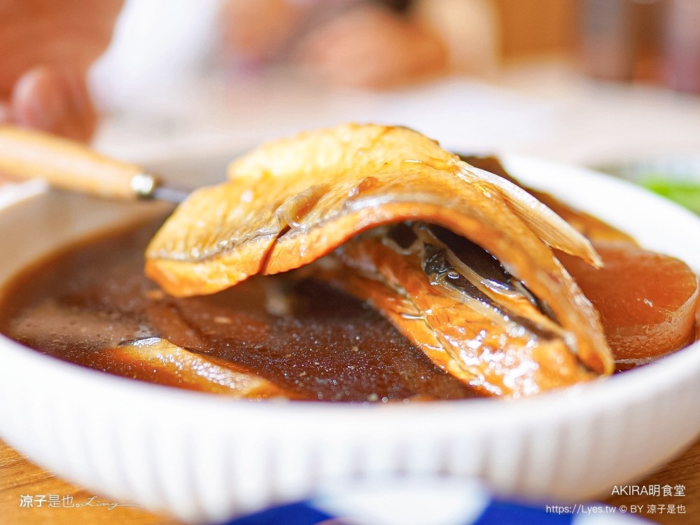 明食堂 日式定食 日式便當 老滷虱目魚肚 炸豬排 akira